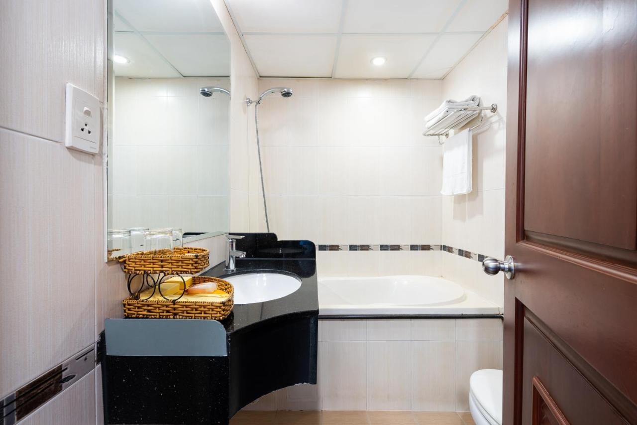 Lucasta Saigon Hotel Ho Chi Minh City Bagian luar foto