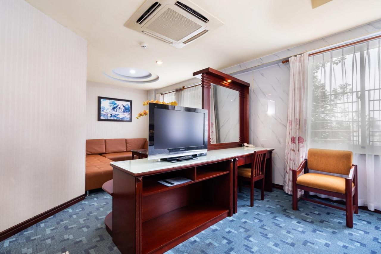 Lucasta Saigon Hotel Ho Chi Minh City Bagian luar foto