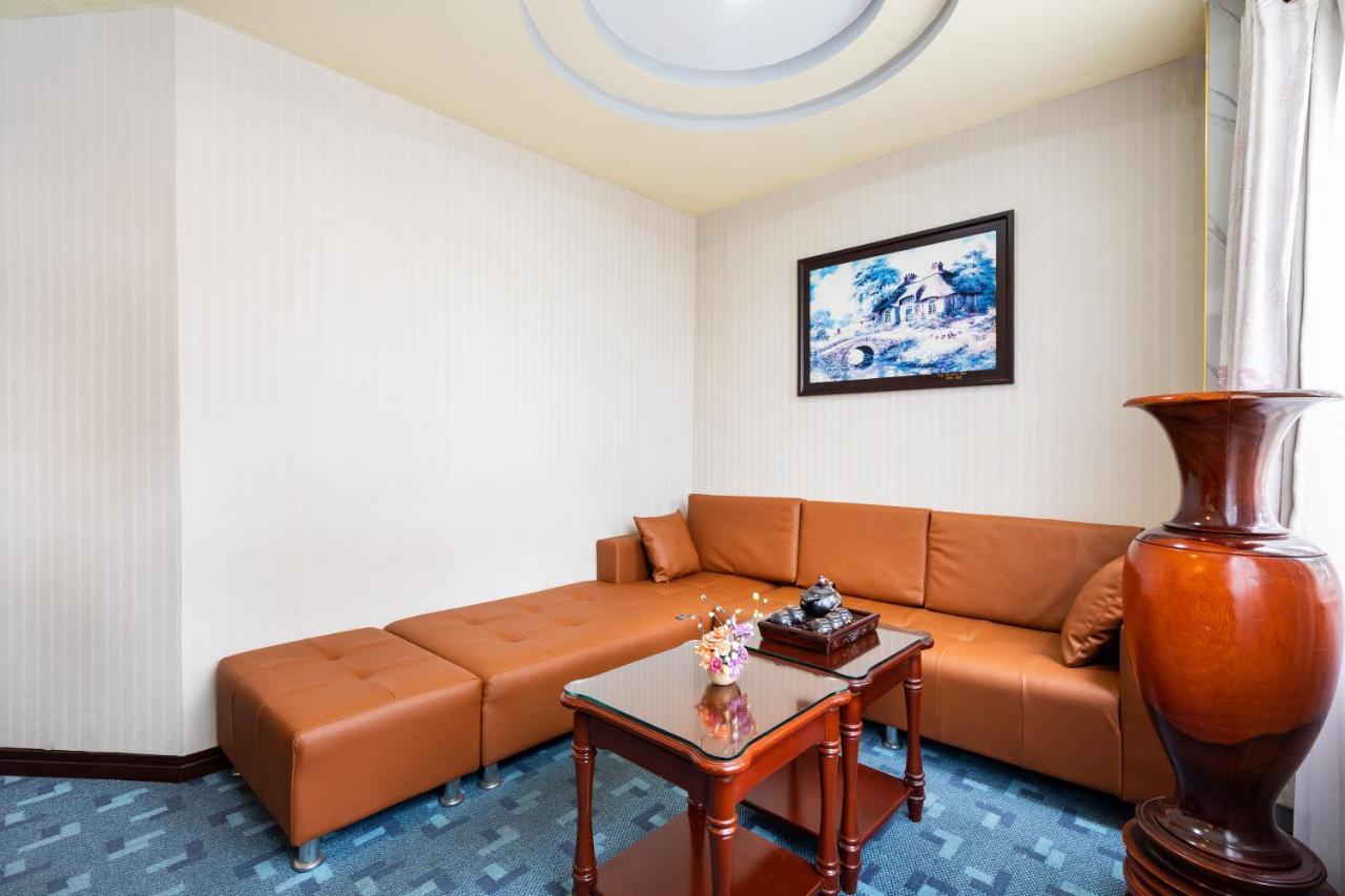 Lucasta Saigon Hotel Ho Chi Minh City Bagian luar foto